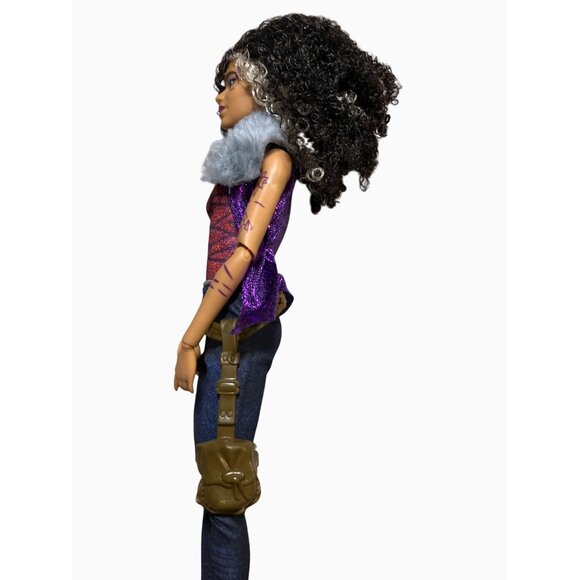 Mattel Disneys Zombies 2, Willa Lykensen Werewolf doll Wearing Rocker Outfit - Picture 11 of 11